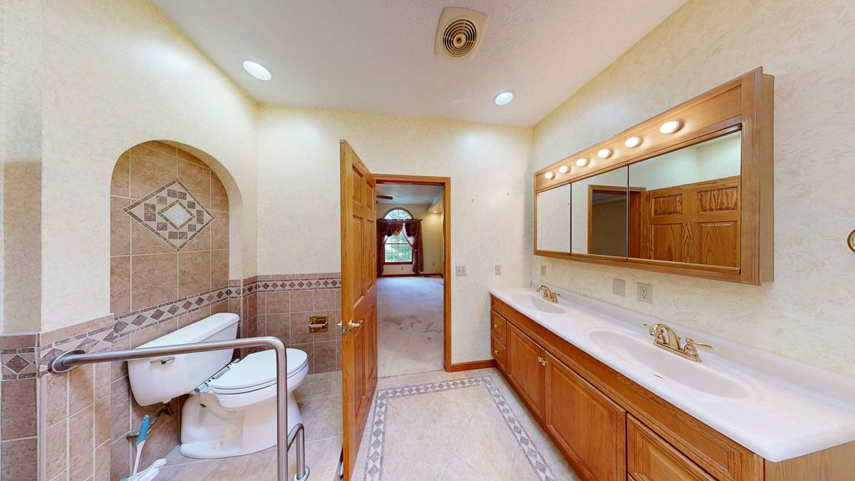 Image for Elegant 6 Bedroom Brick Estate Offering Luxury & Privacy on 20 Acres