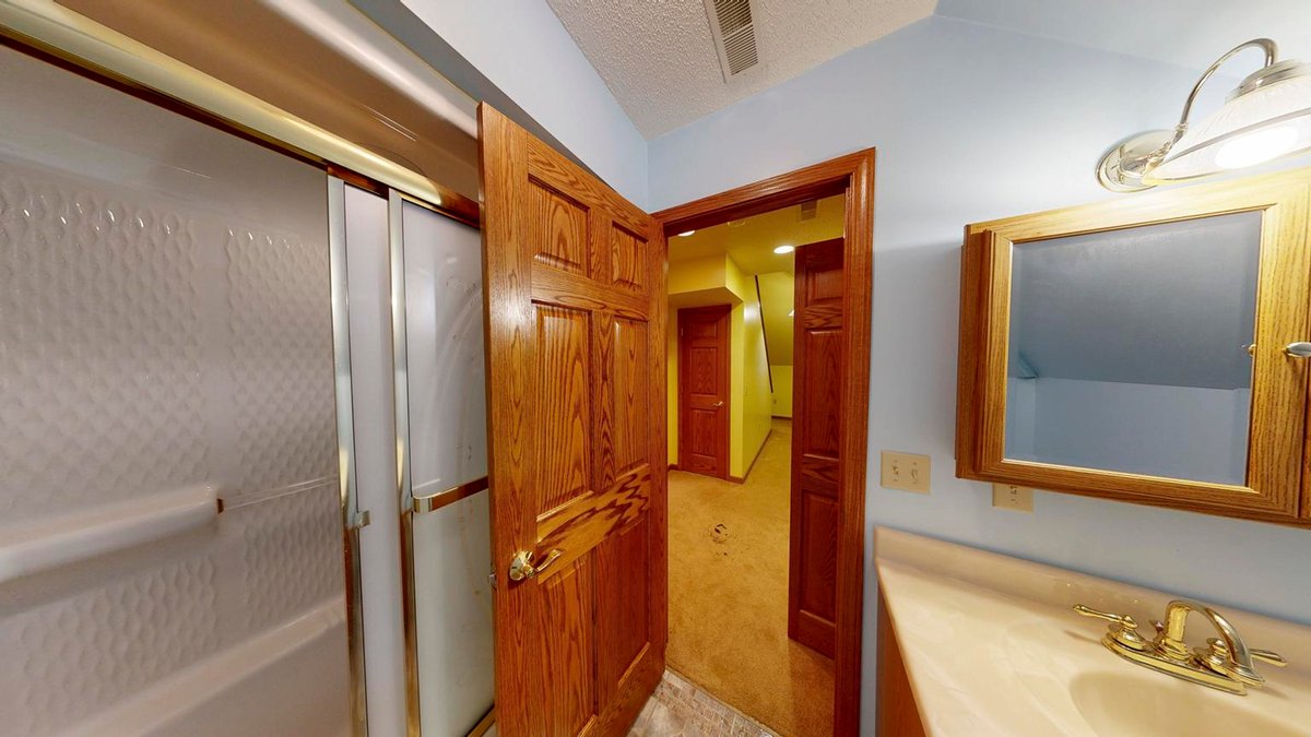 Image for Elegant 6 Bedroom Brick Estate Offering Luxury & Privacy on 20 Acres