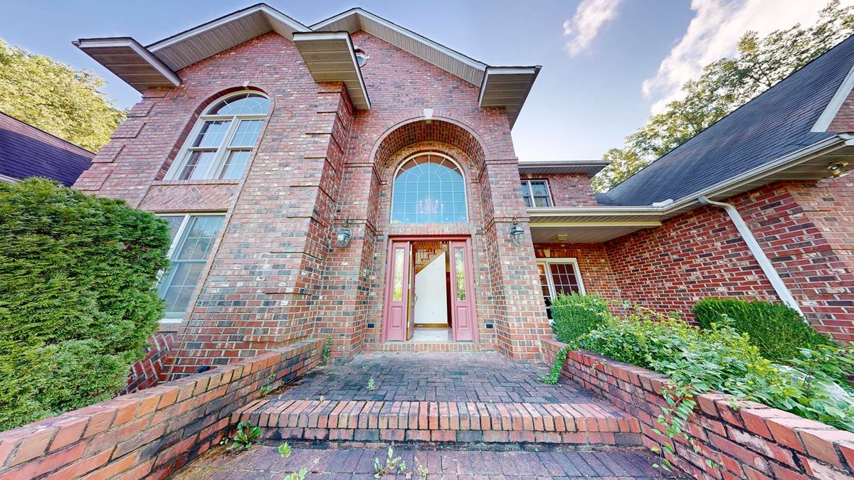 Image for Elegant 6 Bedroom Brick Estate Offering Luxury & Privacy on 20 Acres