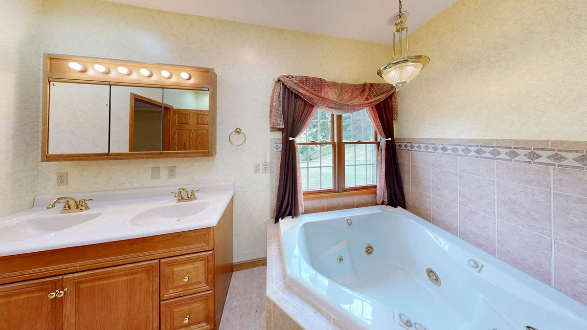 Image for Elegant 6 Bedroom Brick Estate Offering Luxury & Privacy on 20 Acres