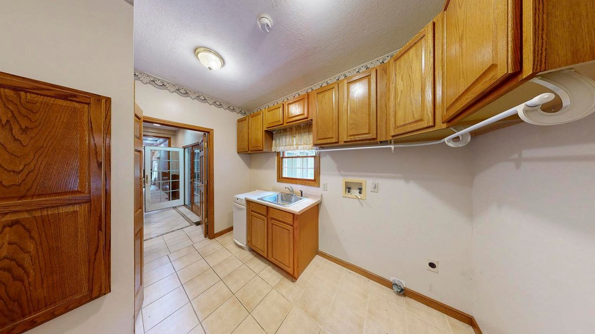 Image for Elegant 6 Bedroom Brick Estate Offering Luxury & Privacy on 20 Acres