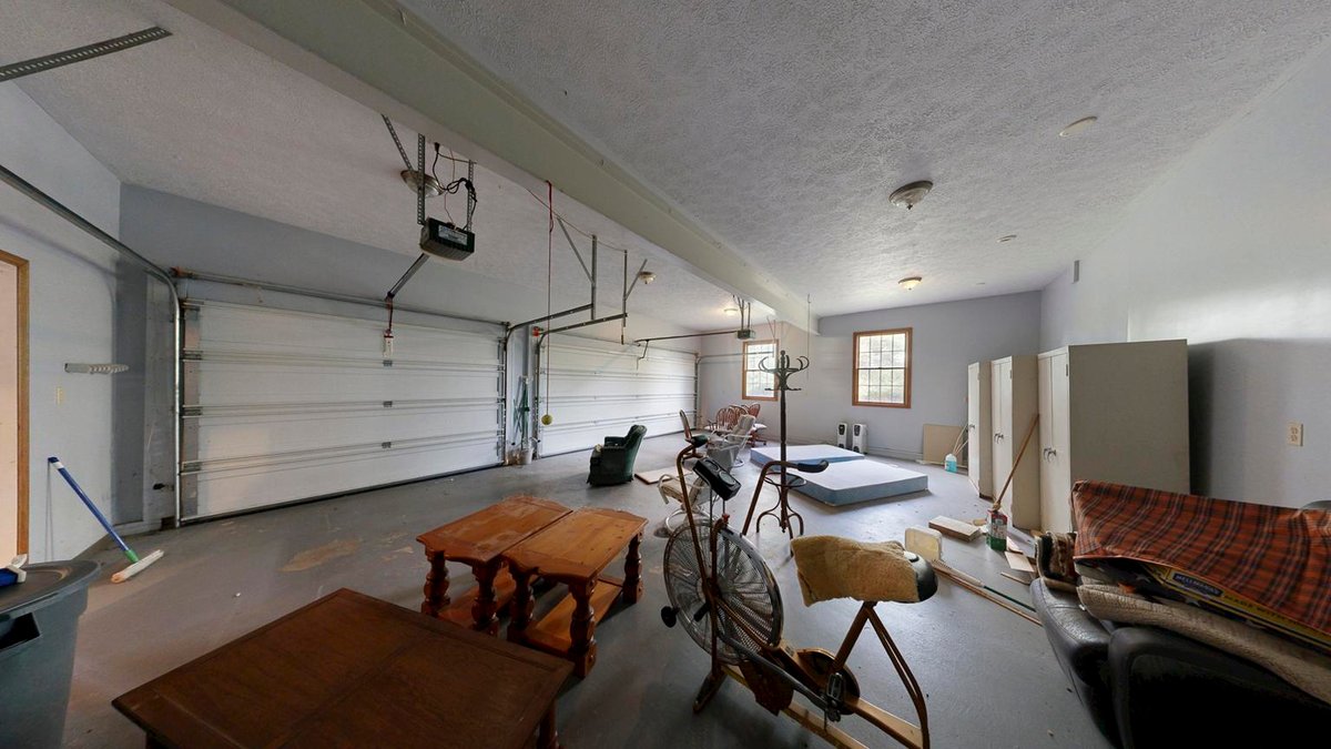 Image for Elegant 6 Bedroom Brick Estate Offering Luxury & Privacy on 20 Acres