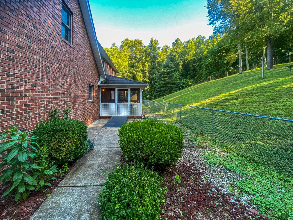 Image for Elegant 6 Bedroom Brick Estate Offering Luxury & Privacy on 20 Acres