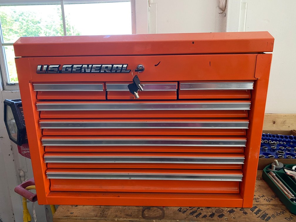 US General 8 Drawer Tool  Chest with Key