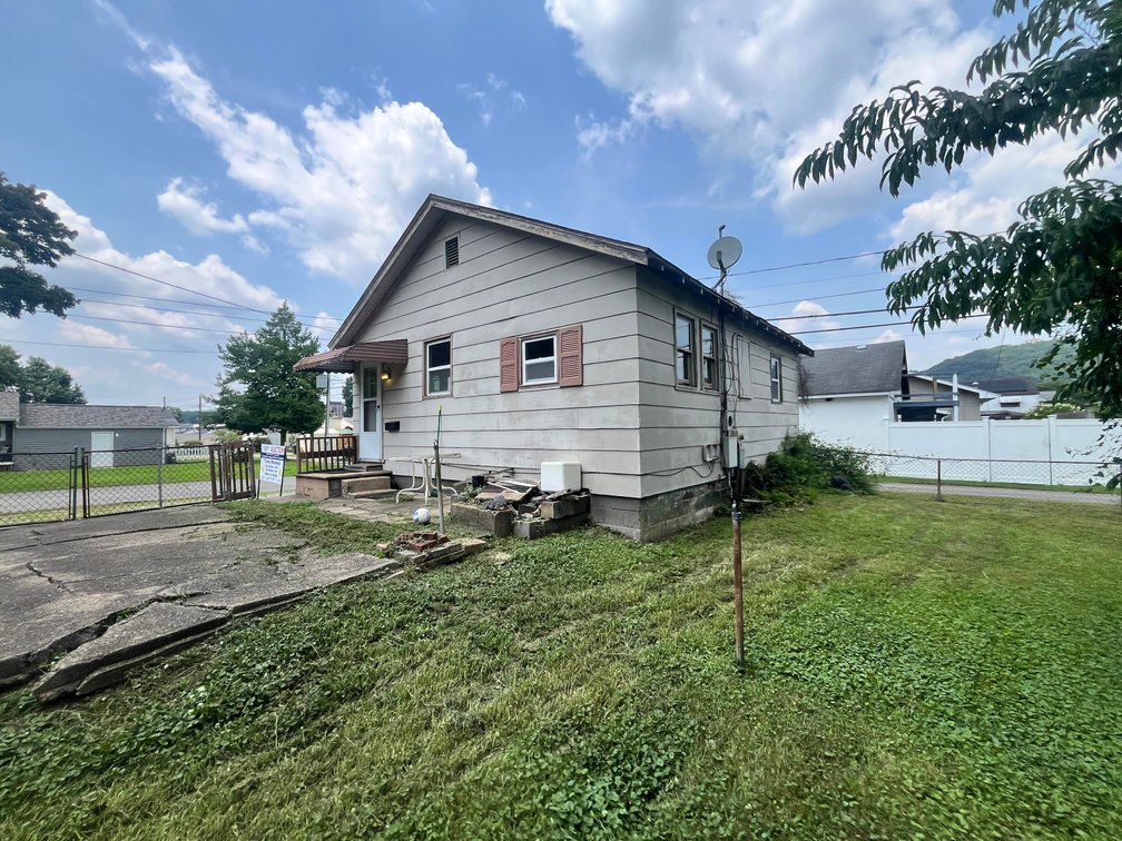 Image for Dual-Income Opportunity on a Corner Lot in Charleston