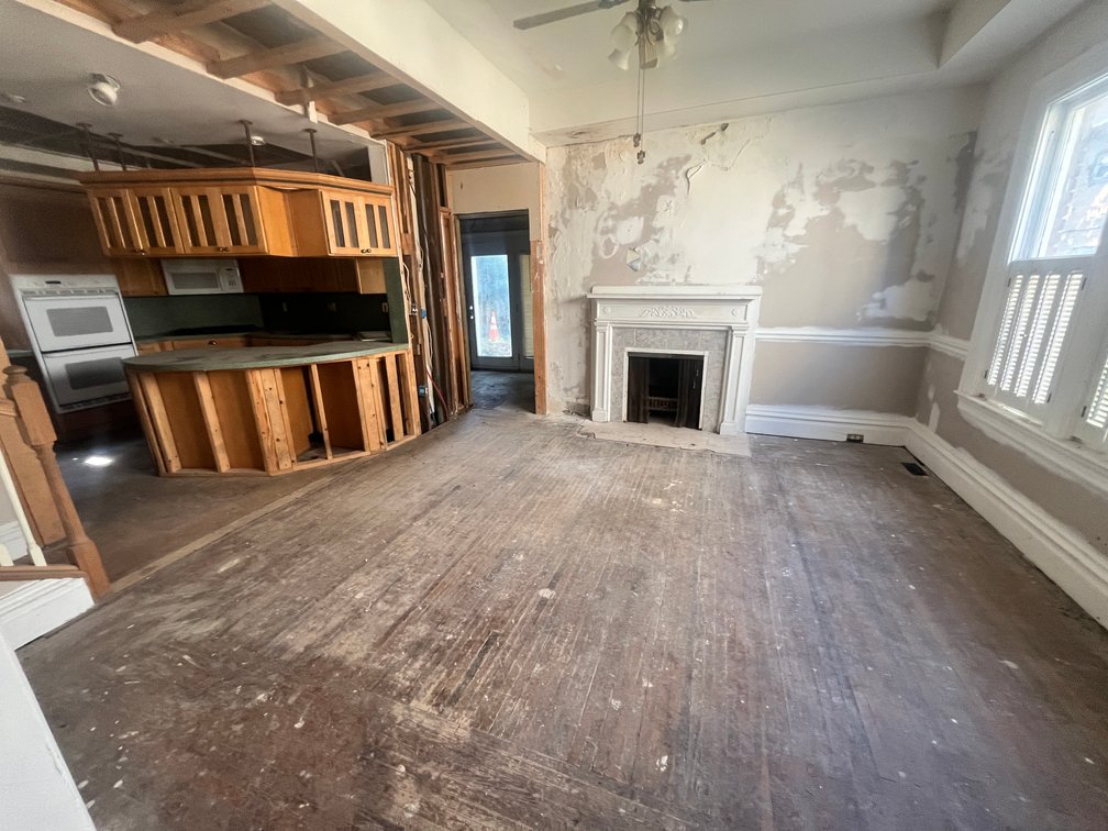 Image for SOLD $50,600 - Brick 4 Bedroom in Huntington Selling to the Highest Bidder