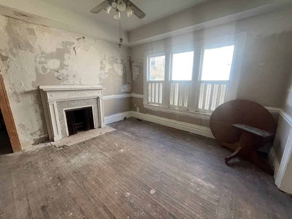 Image for SOLD $50,600 - Brick 4 Bedroom in Huntington Selling to the Highest Bidder