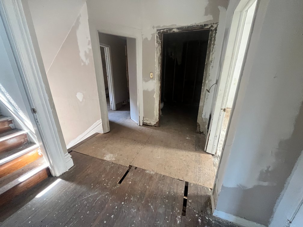 Image for SOLD $50,600 - Brick 4 Bedroom in Huntington Selling to the Highest Bidder
