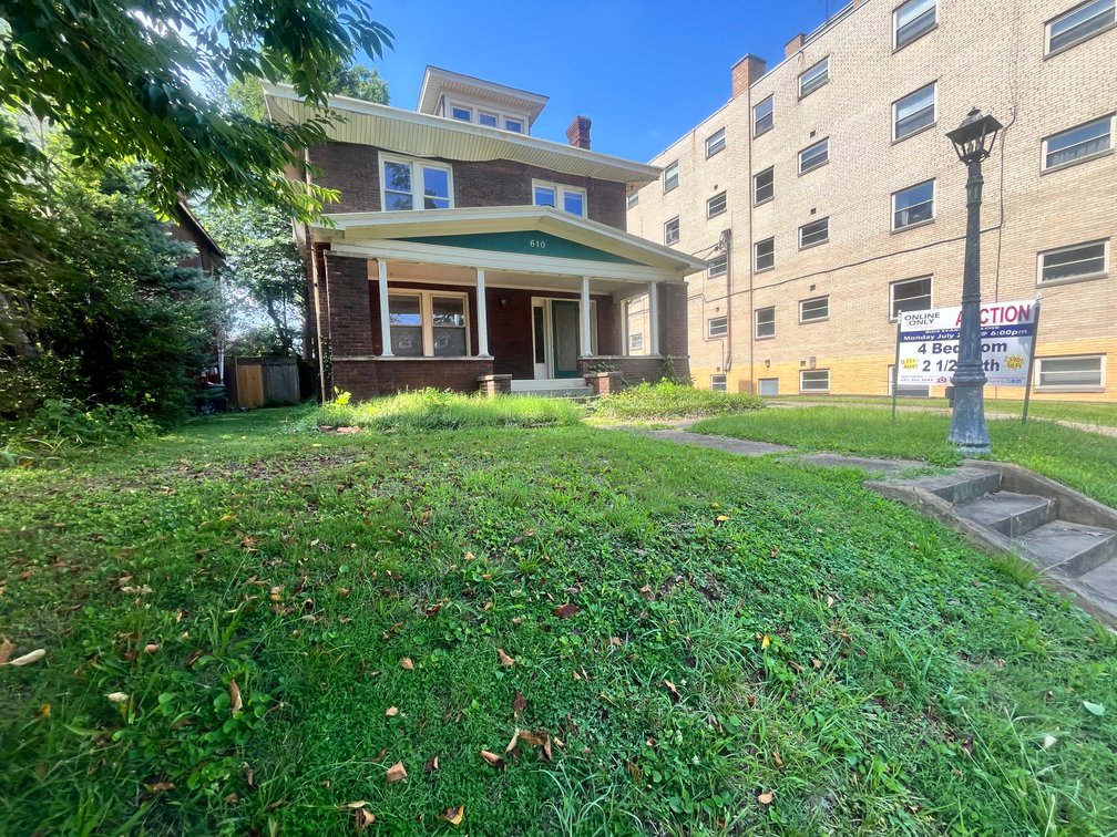 Image for SOLD $50,600 - Brick 4 Bedroom in Huntington Selling to the Highest Bidder