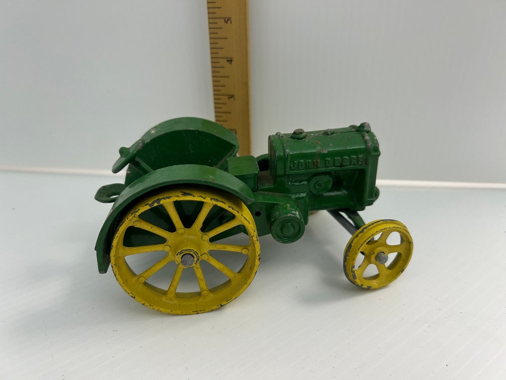 John Deere Cast Metal Toy Tractor 1923 Model D