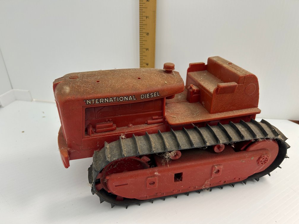 Vintage International Diesel Crawler Tractor Toy - Plastic Track-Type Tractor
