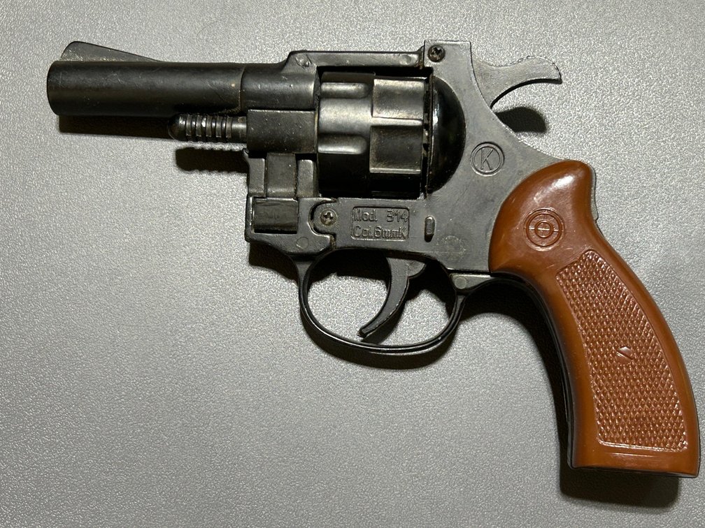 Starter pistol