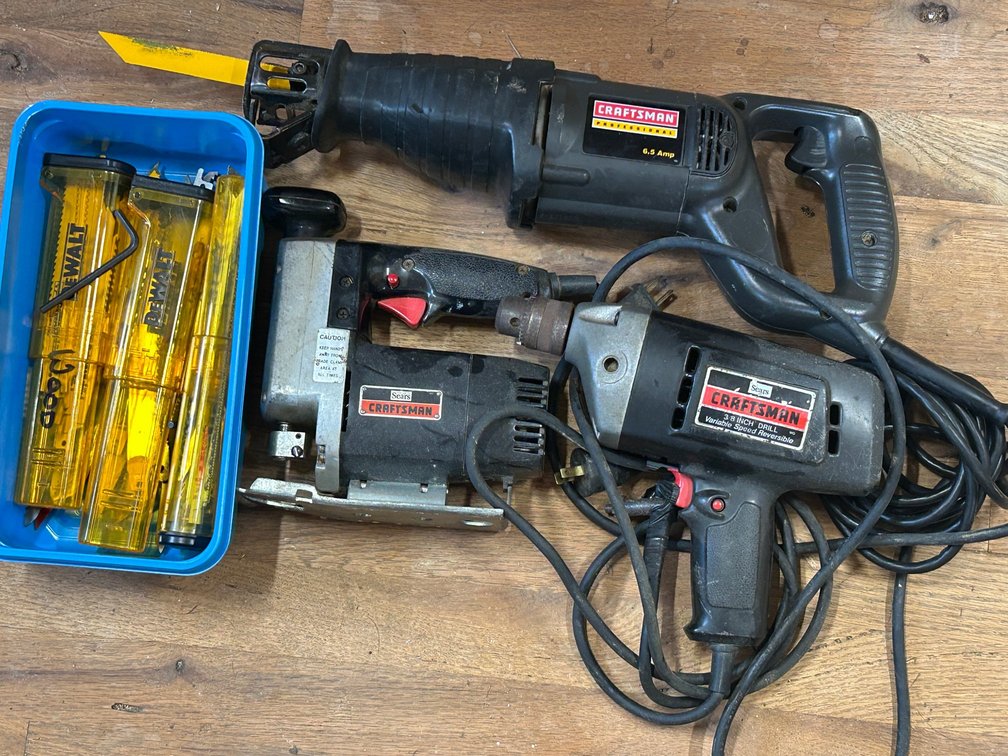 Craftsman reciprocating saw, drill, jigsaw-blades included