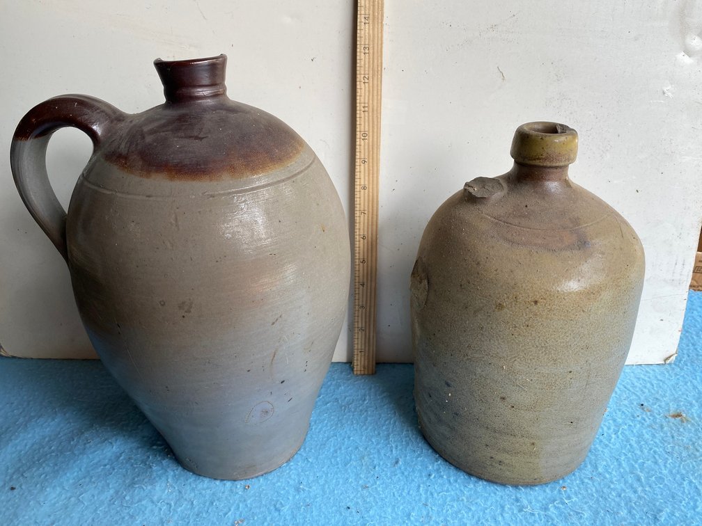 2 Stoneware jugs