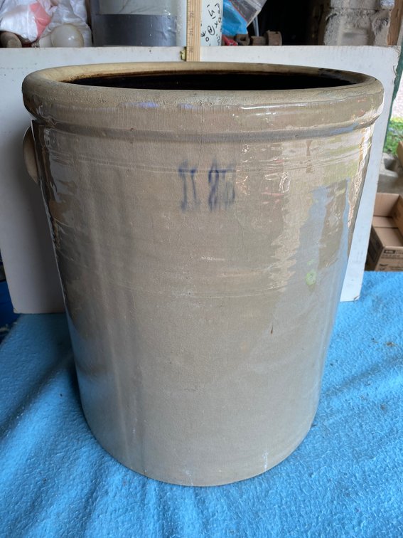 12 Gallon stoneware crock