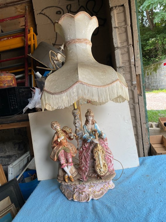 Colonial lamp
