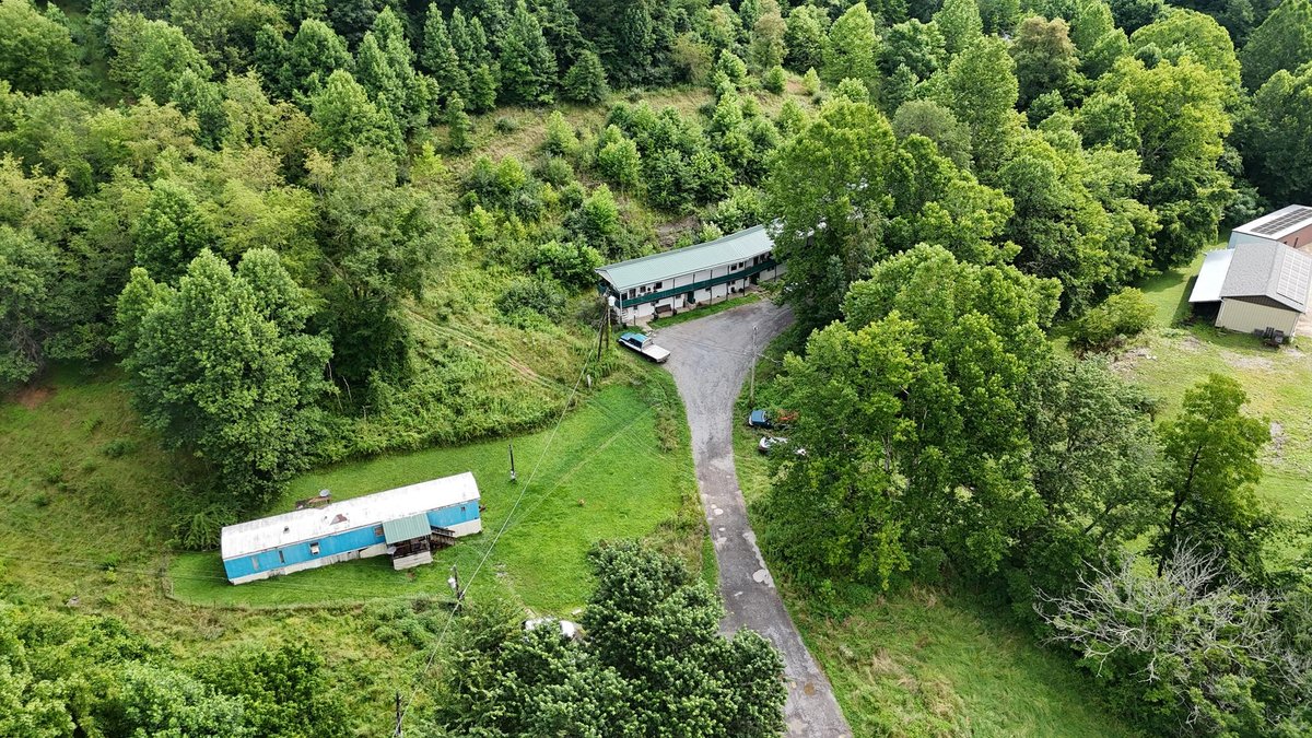 Image for 14 Unit Apartment Building with Manufactured Home Pads in Fairmont