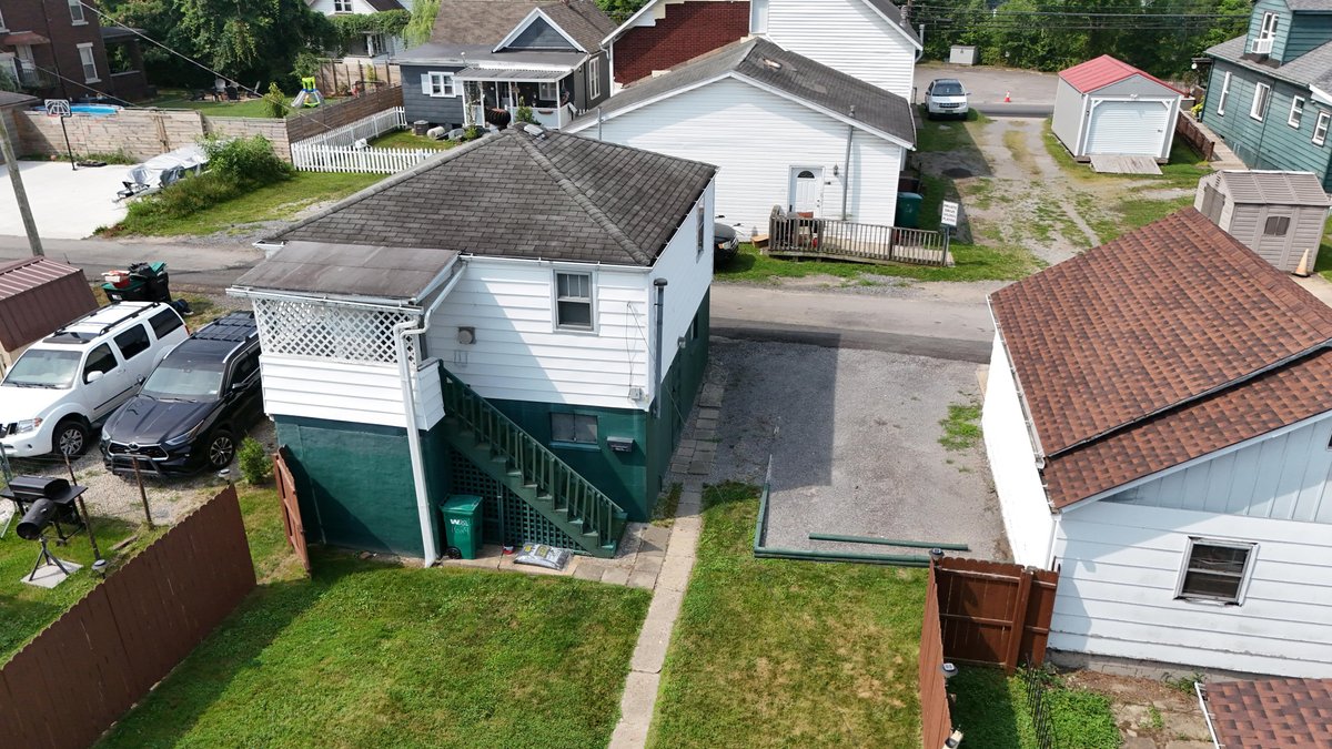 Image for Well-maintained 2 Bedroom with Garage Apartment in Clarksburg