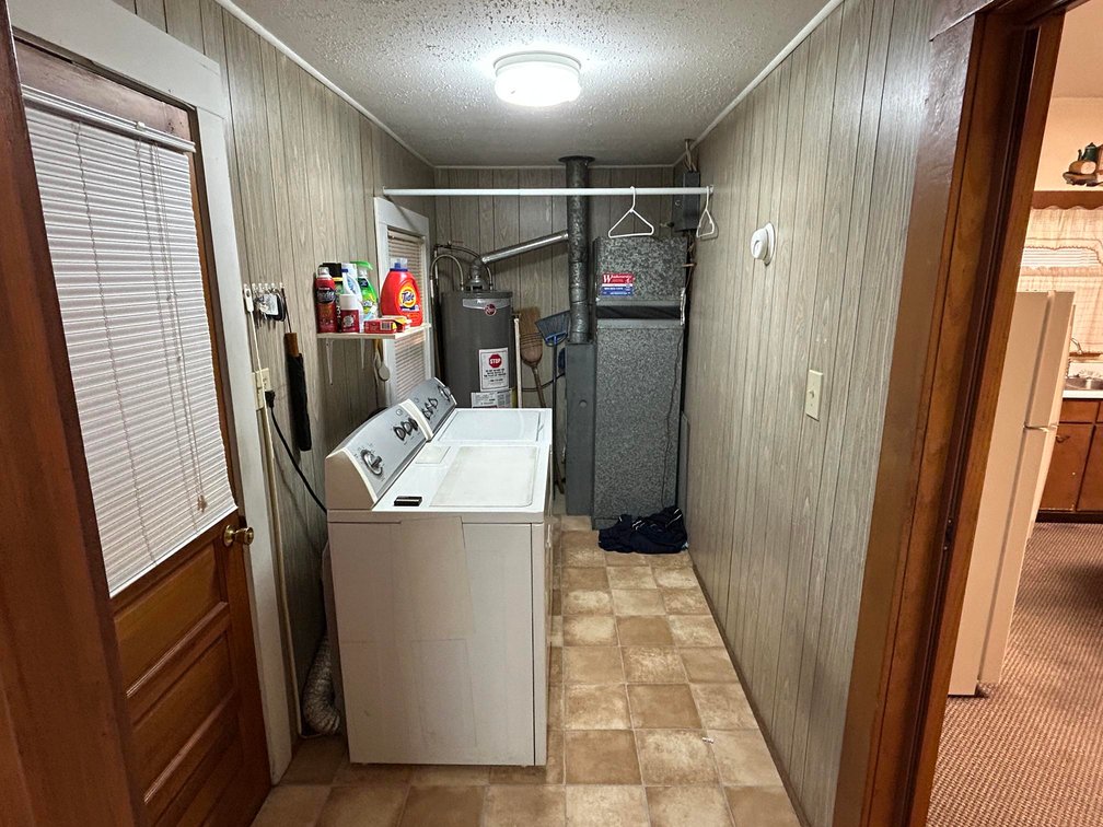 Image for Well-maintained 2 Bedroom with Garage Apartment in Clarksburg