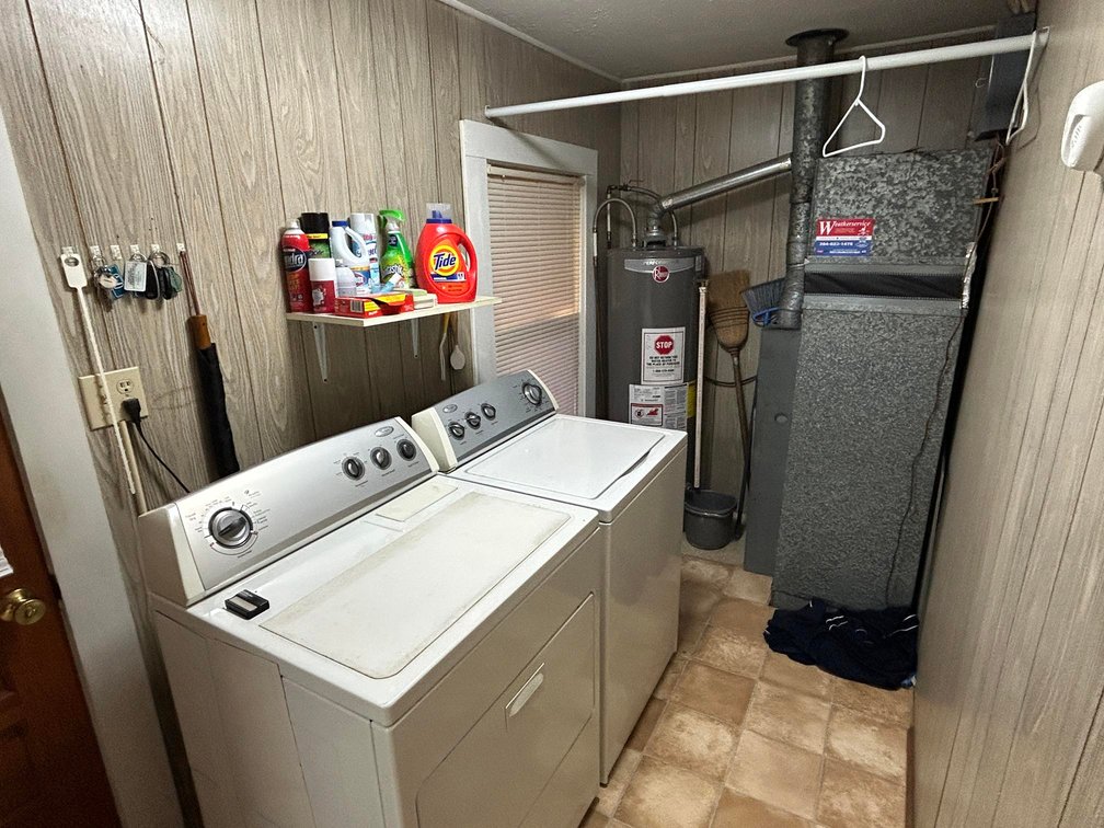 Image for Well-maintained 2 Bedroom with Garage Apartment in Clarksburg