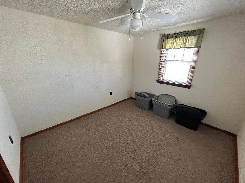 Image for Well-maintained 2 Bedroom with Garage Apartment in Clarksburg