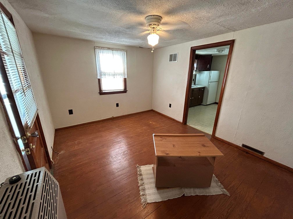 Image for Well-maintained 2 Bedroom with Garage Apartment in Clarksburg
