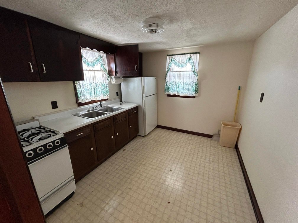 Image for Well-maintained 2 Bedroom with Garage Apartment in Clarksburg