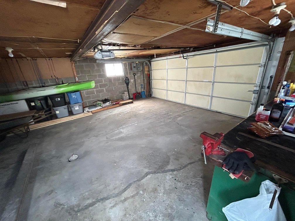 Image for Well-maintained 2 Bedroom with Garage Apartment in Clarksburg