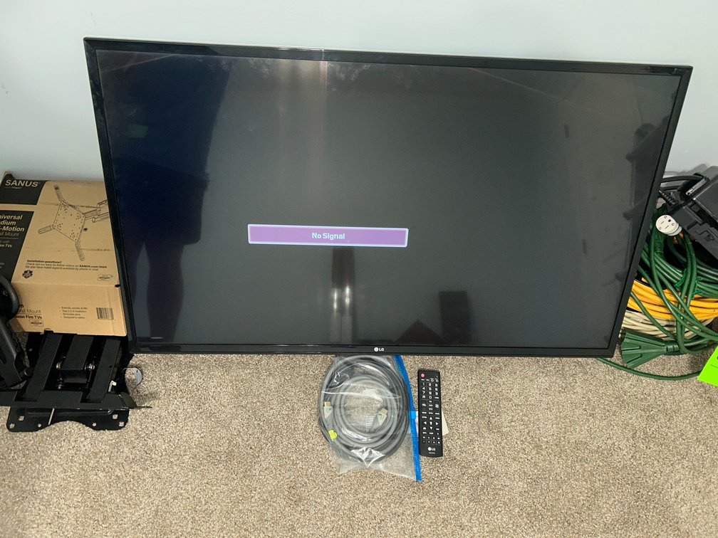 44" LG TV