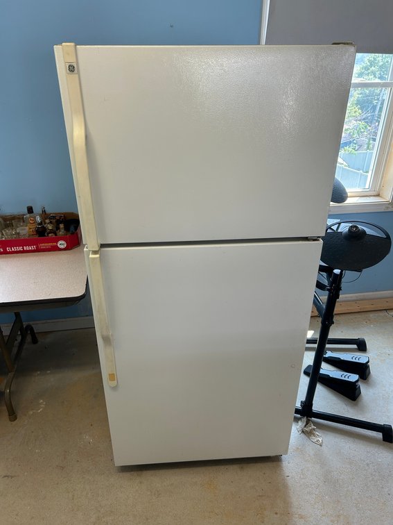 GE Refrigerator/ Freezer