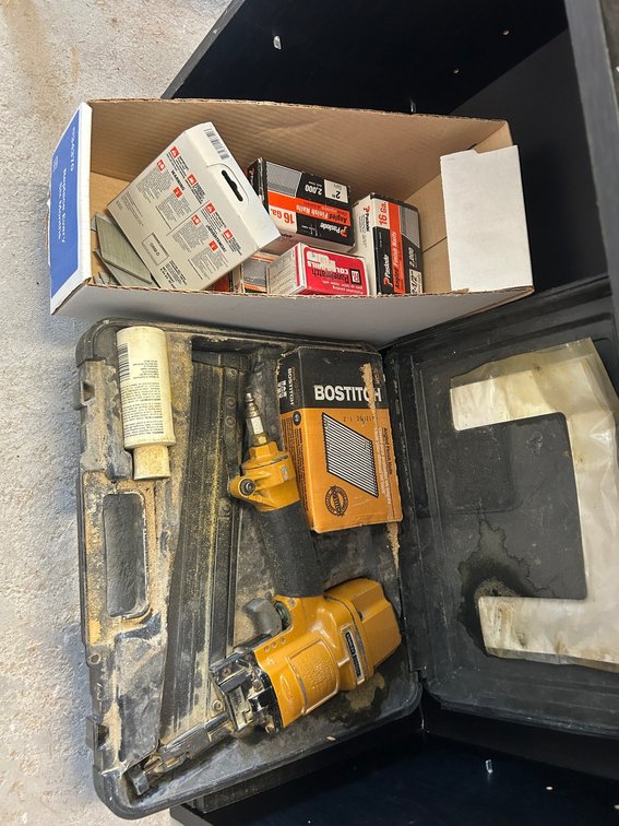 Bostitch Pneumatic Brad Nailer