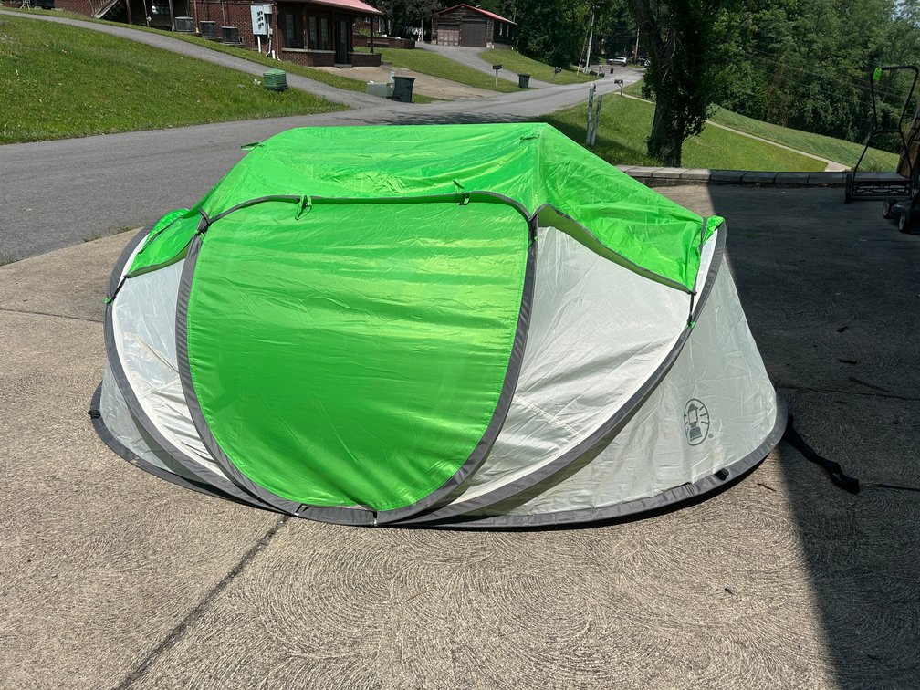 Pop up Round Coleman Camping Tent