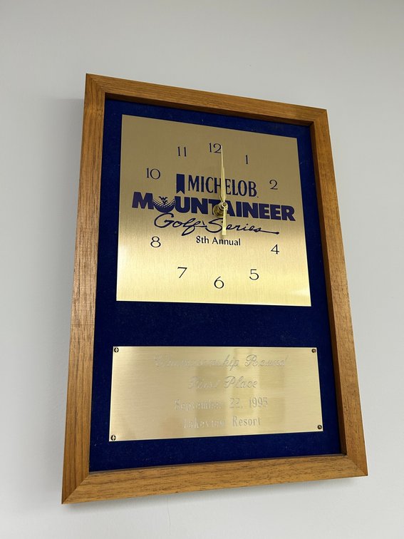 Mountaineer Michelob Golf Series clock