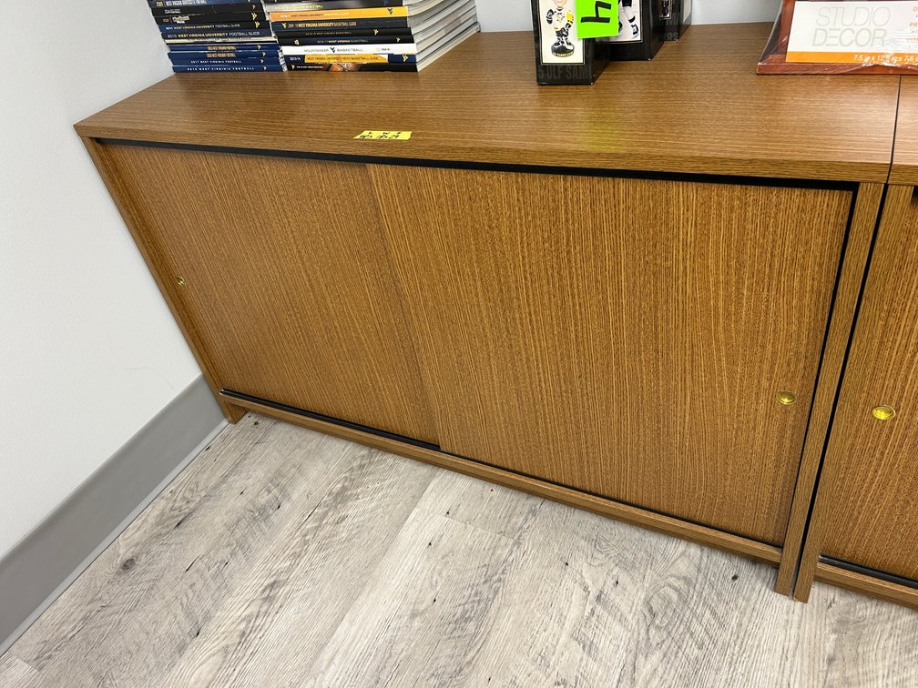 Cabinet with sliding doors
