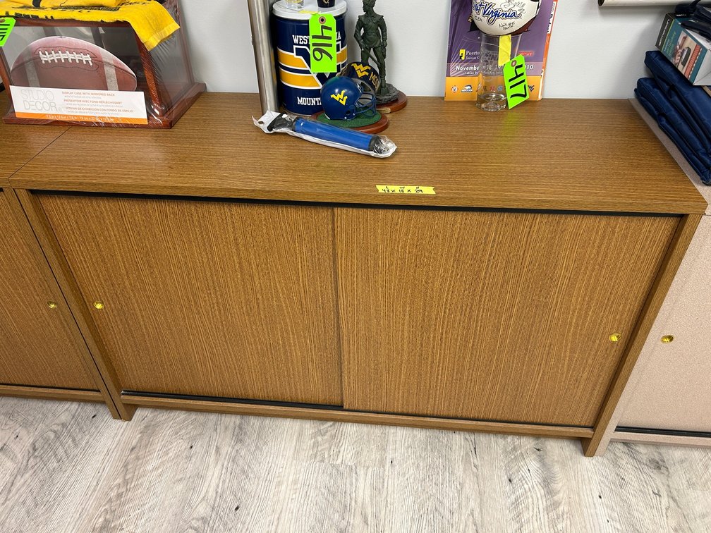 Cabinet with sliding doors