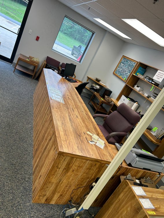 Large desk and 2 chairs