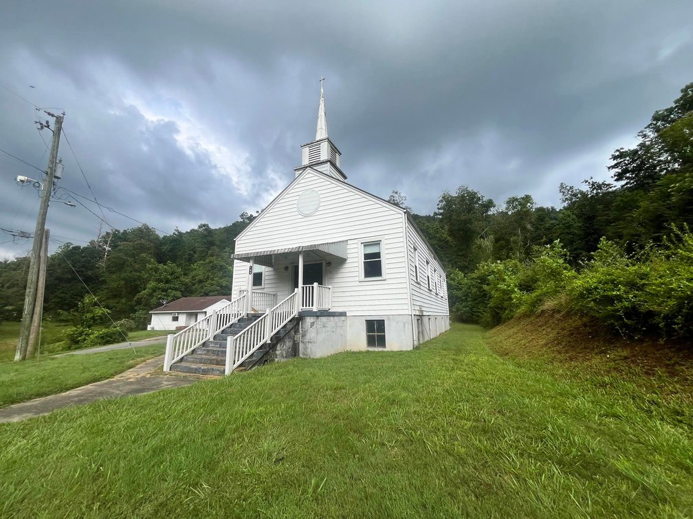 Image for Former Church with Parsonage on 7 Acres in Ridgeview