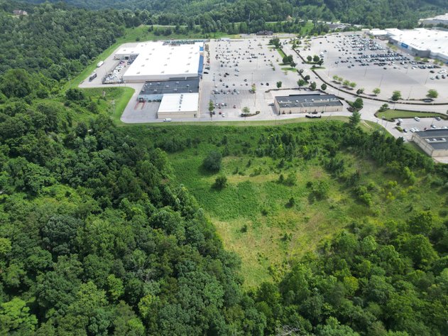 Image for 114 Acres Adjoining to Big Box Brands in Nitro/Cross Lanes Market