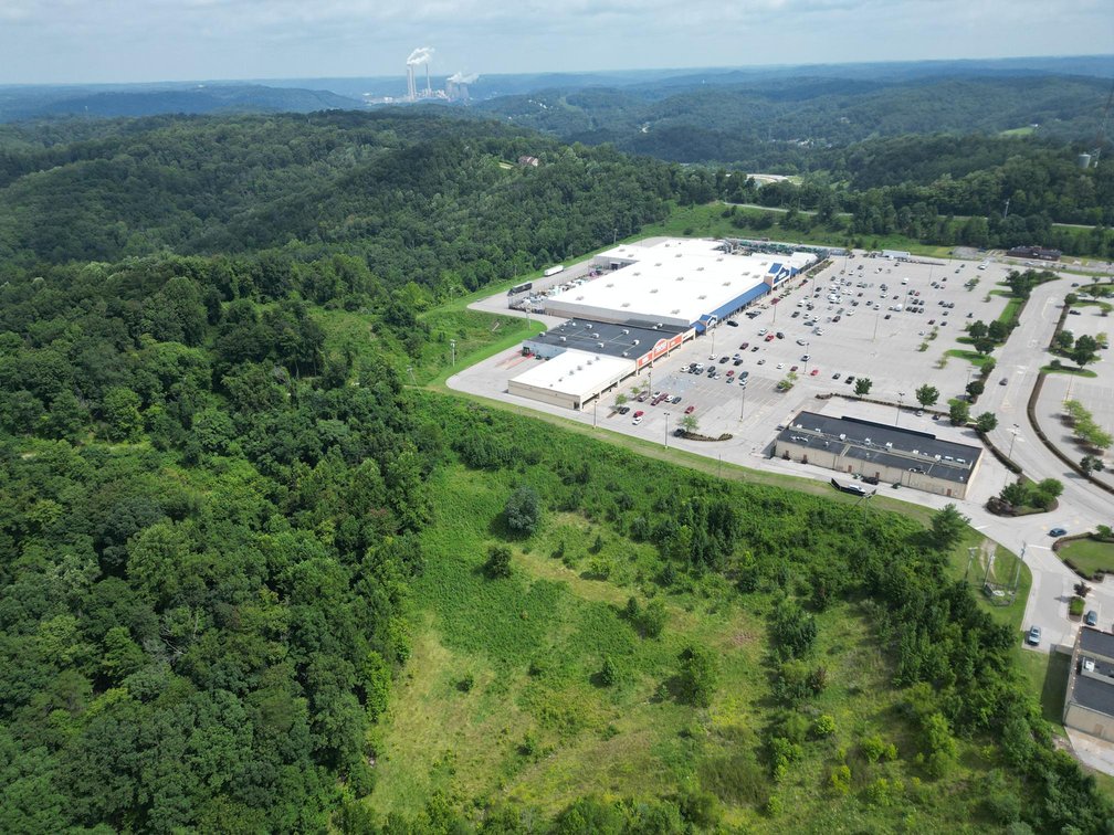 Image for 114 Acres Adjoining to Big Box Brands in Nitro/Cross Lanes Market