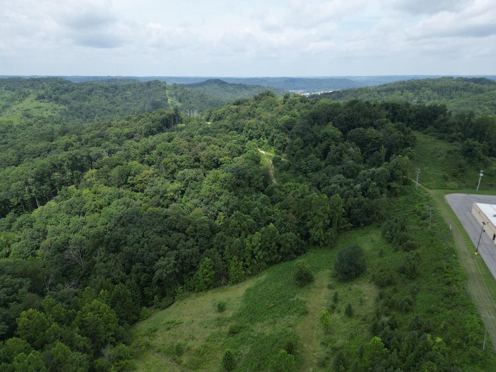 Image for 114 Acres Adjoining to Big Box Brands in Nitro/Cross Lanes Market