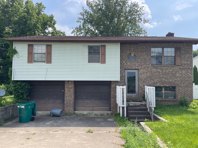 Image for 5 Bedroom in Scott Depot Ready for a Remodel