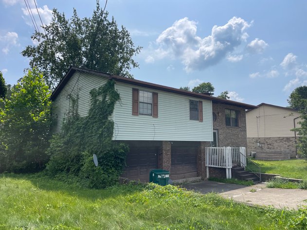 Image for 5 Bedroom in Scott Depot Ready for a Remodel