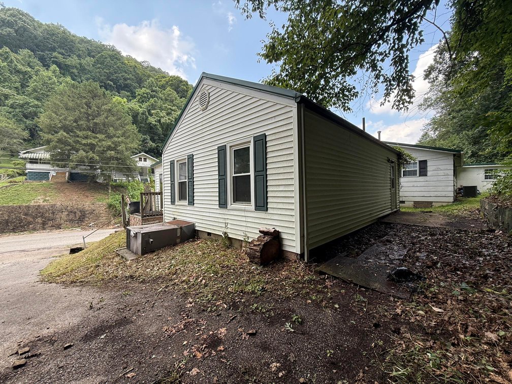 Image for SOLD - 2 Bedroom near Kanawha City Ideal for a Flip