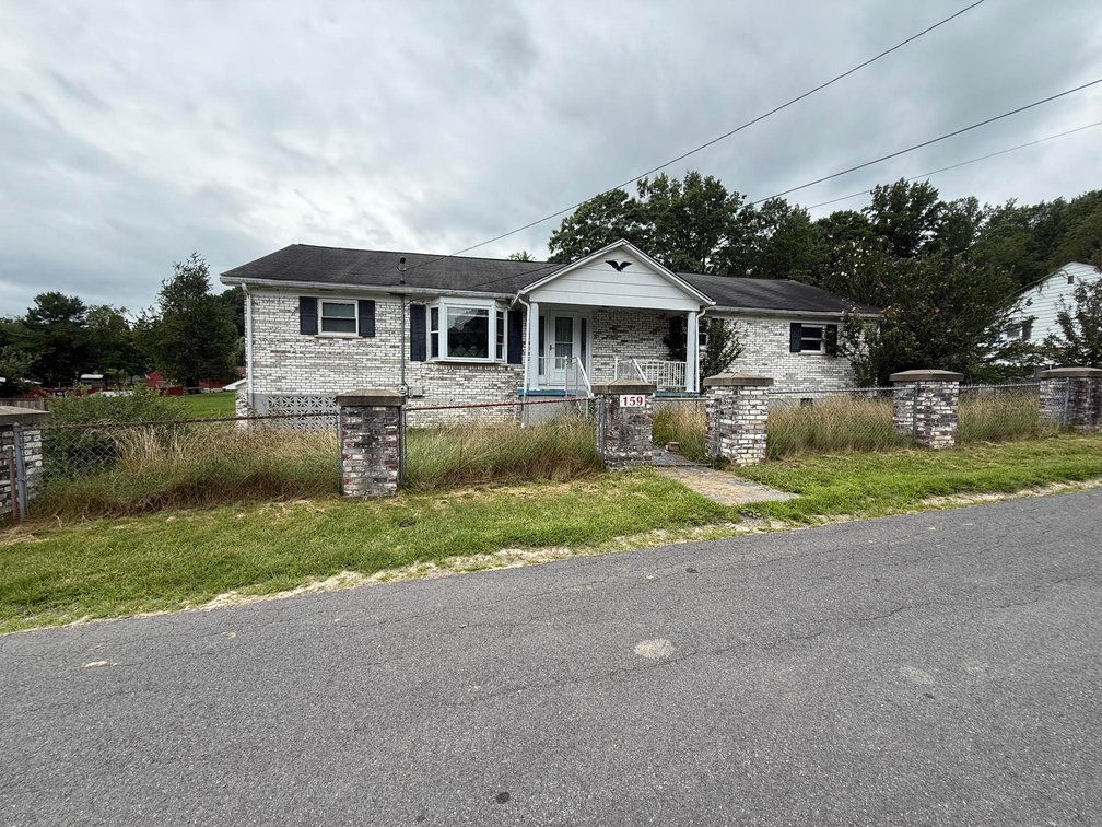 Image for Spacious 3 Bedroom Brick Home in Mount Hope