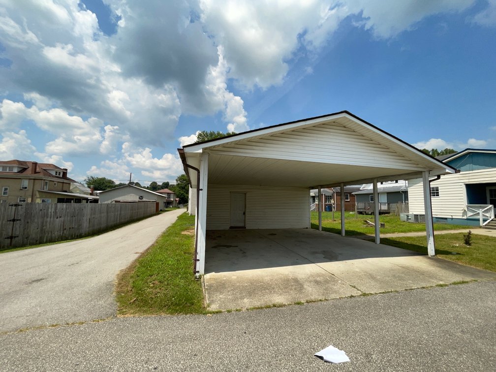 Image for 4 Bedroom Ideal for a Remodel in the Heart of Milton
