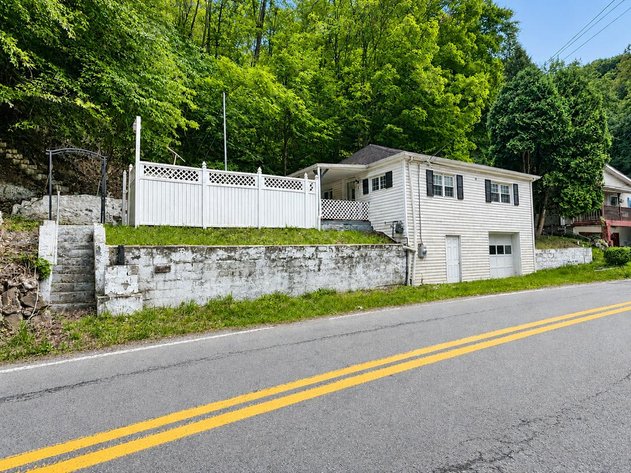 Image for Updated 2 Bedroom on a Spacious Lot in Charleston