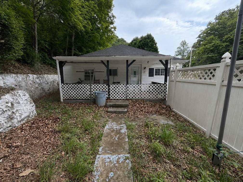 Image for Updated 2 Bedroom on a Spacious Lot in Charleston