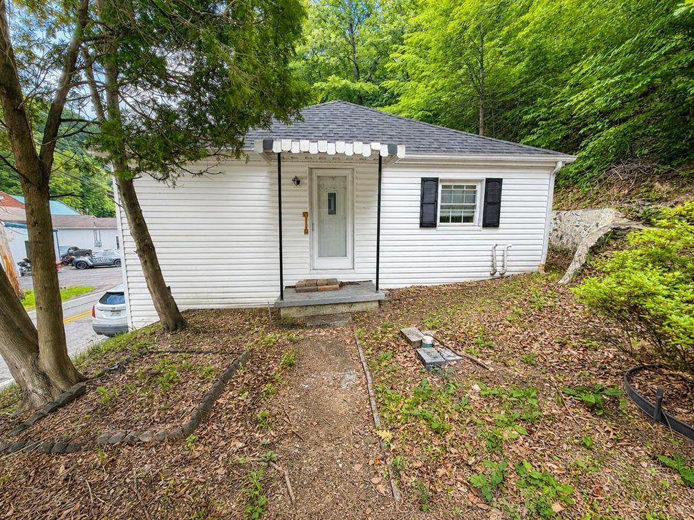 Image for Updated 2 Bedroom on a Spacious Lot in Charleston