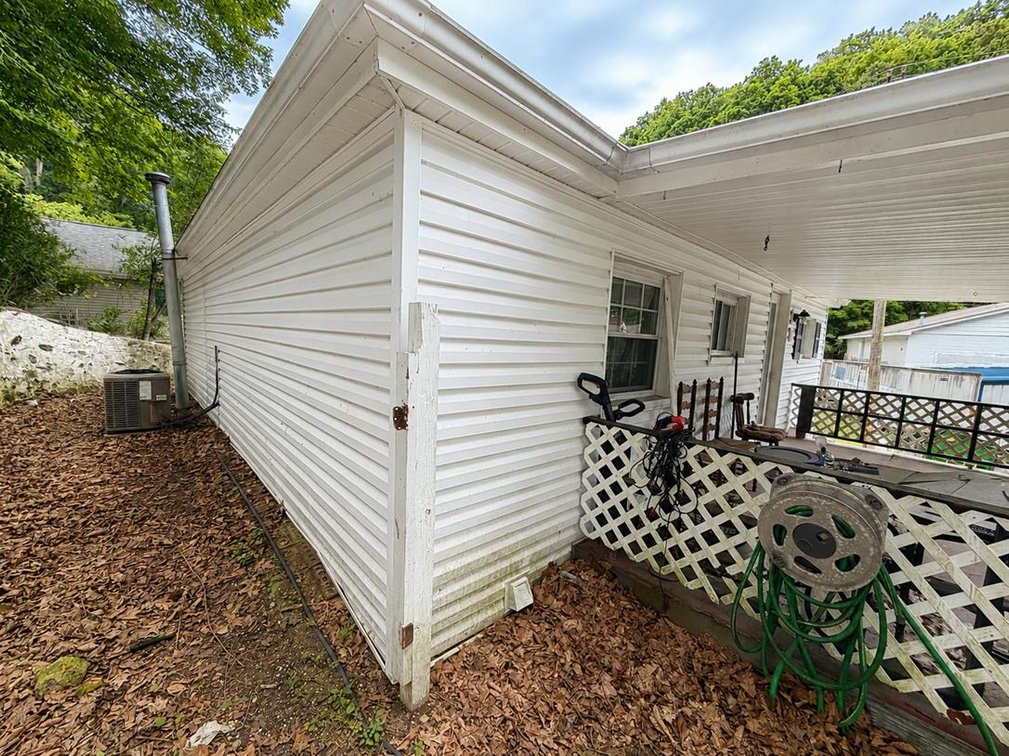 Image for Updated 2 Bedroom on a Spacious Lot in Charleston