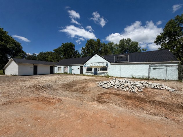 Image for Commercial Building with Apartments in Ripley Selling to the Highest Bidder